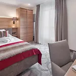 Hotel Alpenhof 4*