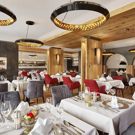 Hotel Alpenhof 4*